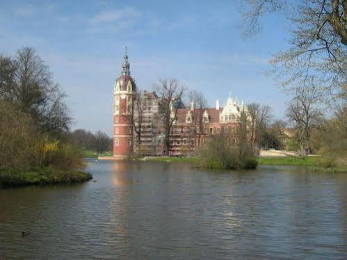 Am Schlossbrunnen Bad Muskau Extérieur photo